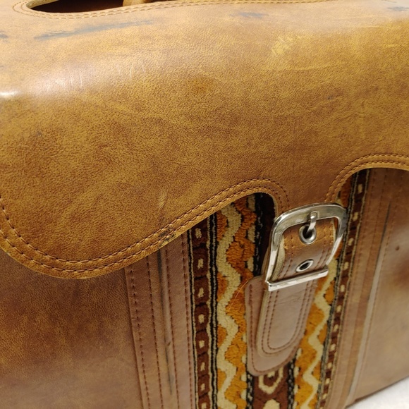 True Vintage Leather Embroidered Suitcase Carry Luggage Bag Case Buckle - Picture 3 of 8